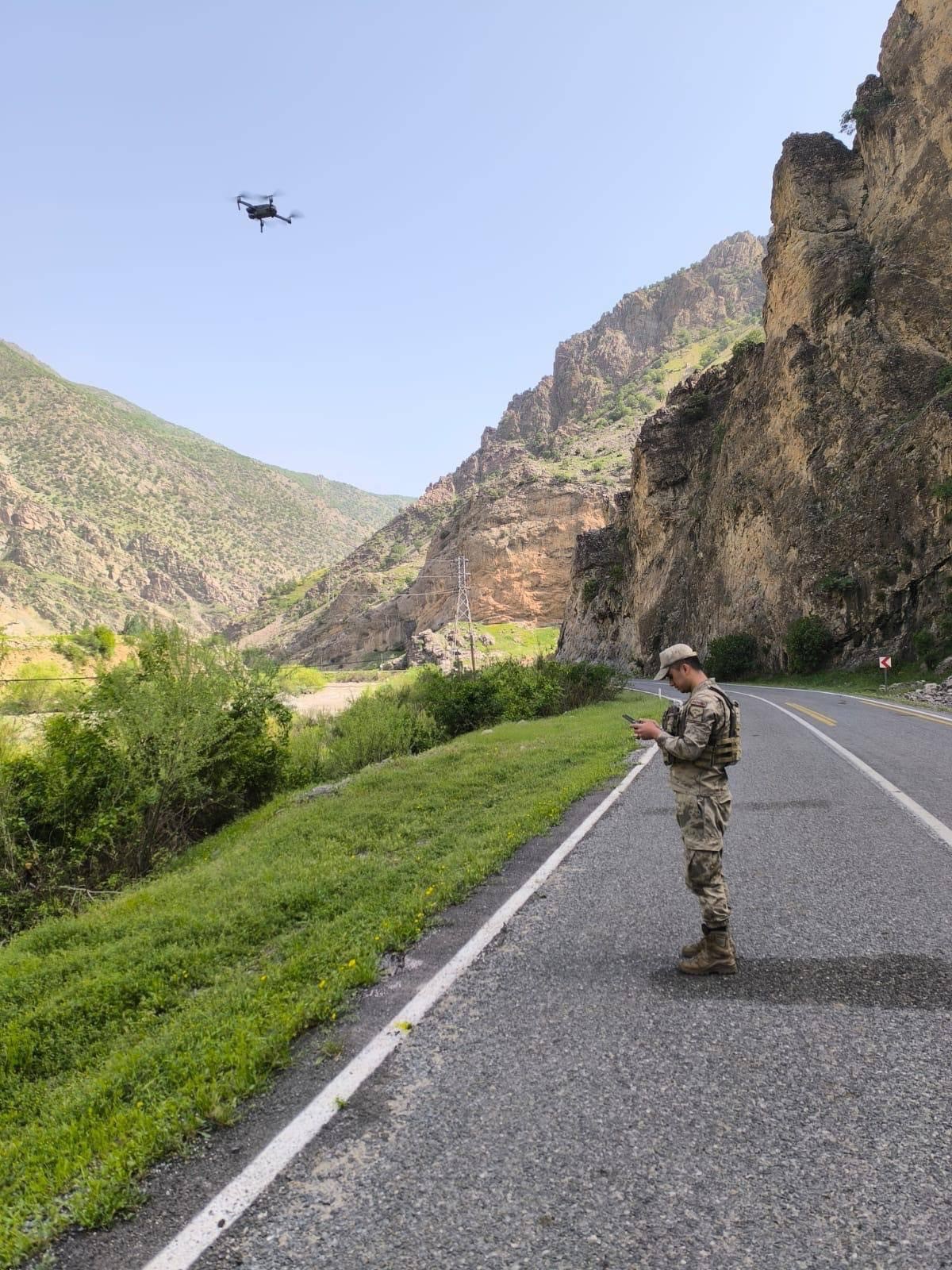 Hakkari Jandarmadan Kayıp Feleknaz KESKİN'i Arama Çalışmaları