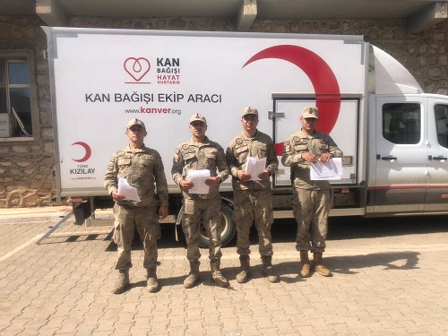 Hakkâri İl Jandarma Komutanlığından İhtiyaç Sahiplerine Kan Bağışı